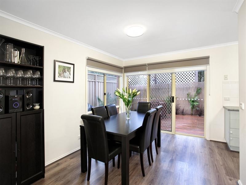 4 Federation Walk, Hughesdale VIC 3166