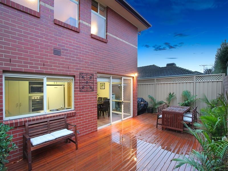 4 Federation Walk, Hughesdale VIC 3166