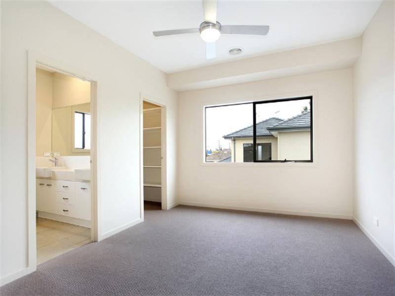 33A Selworthy Avenue, Oakleigh South VIC 3167