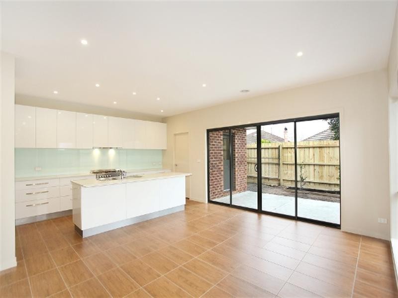 33B Selworthy Avenue, Oakleigh South VIC 3167