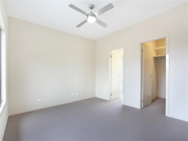 33B Selworthy Avenue, Oakleigh South VIC 3167