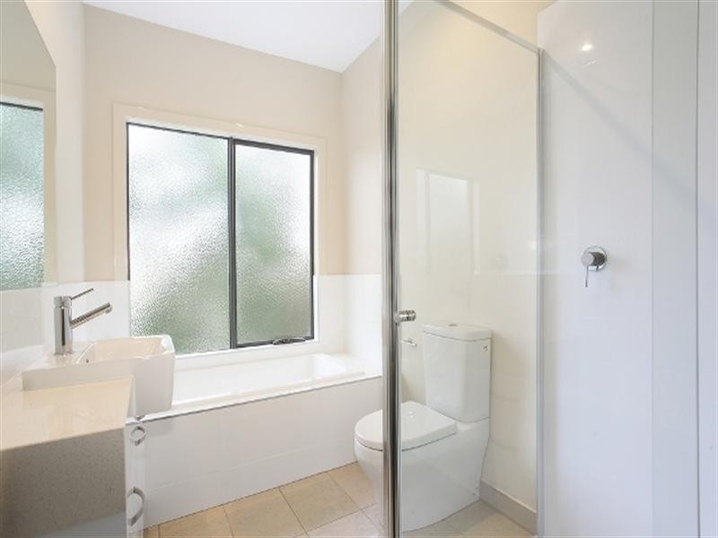 33B Selworthy Avenue, Oakleigh South VIC 3167