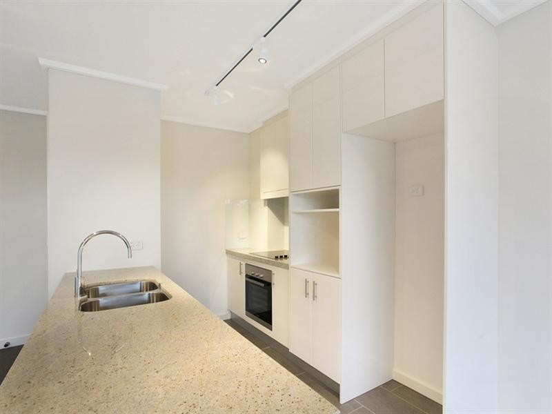 6/81 Koornang Road, Carnegie VIC 3163