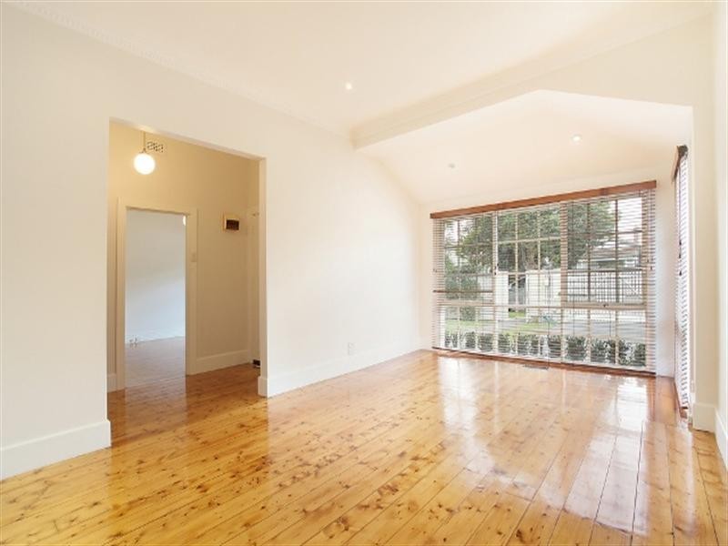 9 Gilsland Road, Murrumbeena VIC 3163