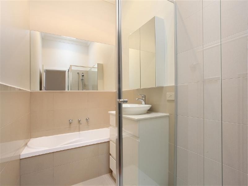 9 Gilsland Road, Murrumbeena VIC 3163