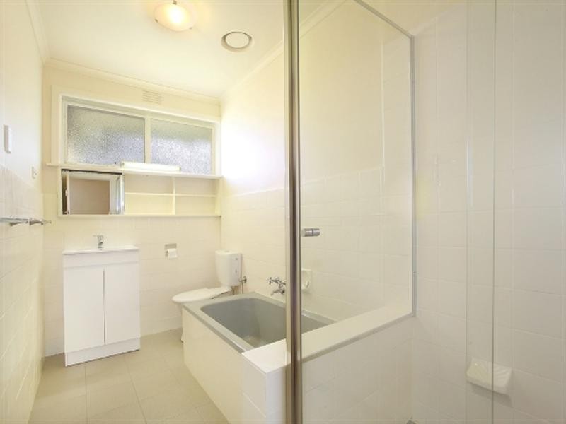 150 Kambrook Road, Caulfield VIC 3162