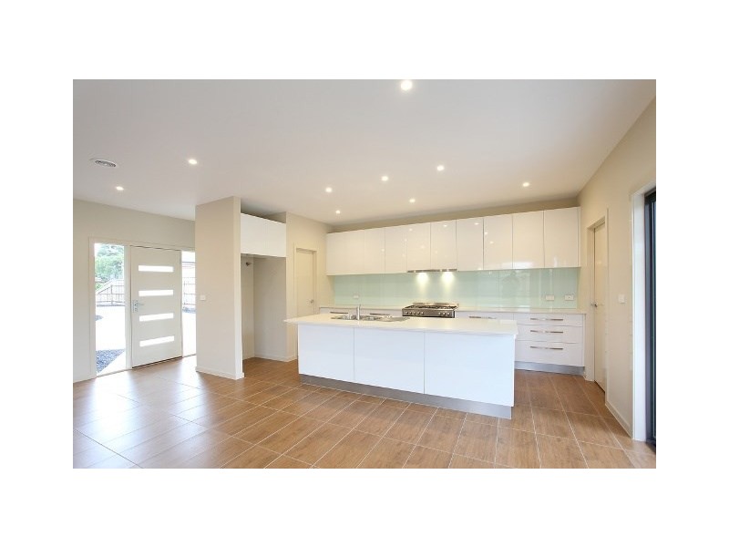 33B Selworthy Avenue, Oakleigh South VIC 3167