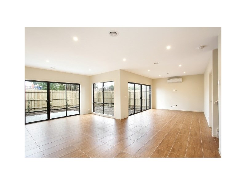 33B Selworthy Avenue, Oakleigh South VIC 3167