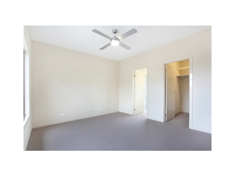 33B Selworthy Avenue, Oakleigh South VIC 3167