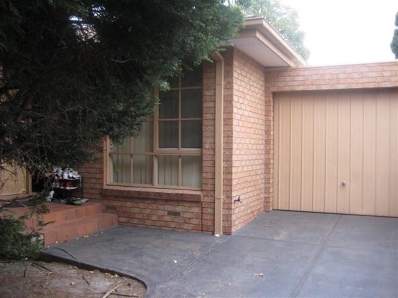 2/4 Grandview Grove, Carnegie VIC 3163