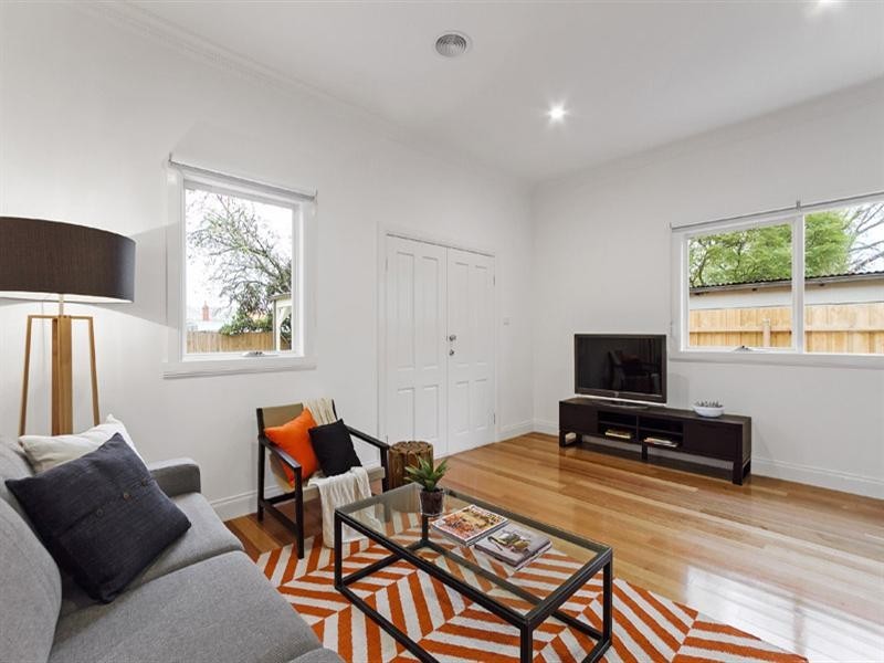 33 Paddington Road, Hughesdale VIC 3166