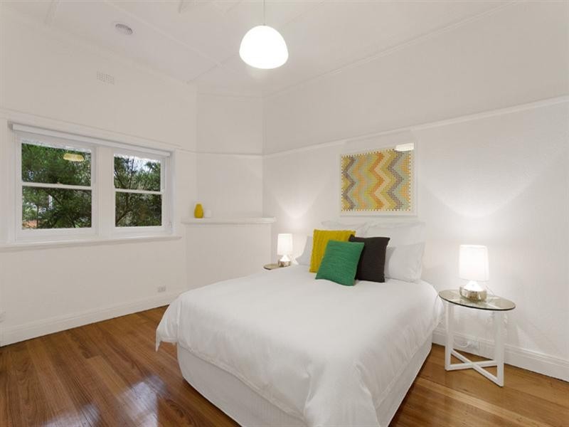 33 Paddington Road, Hughesdale VIC 3166