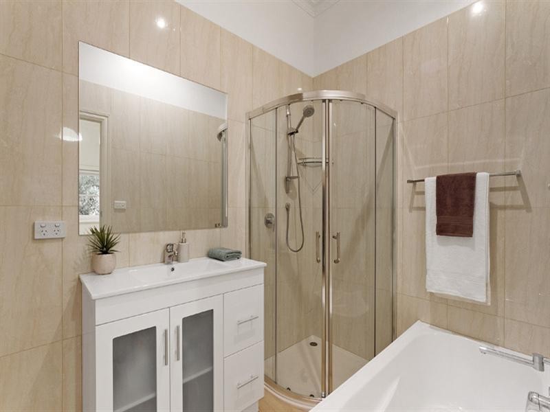 33 Paddington Road, Hughesdale VIC 3166