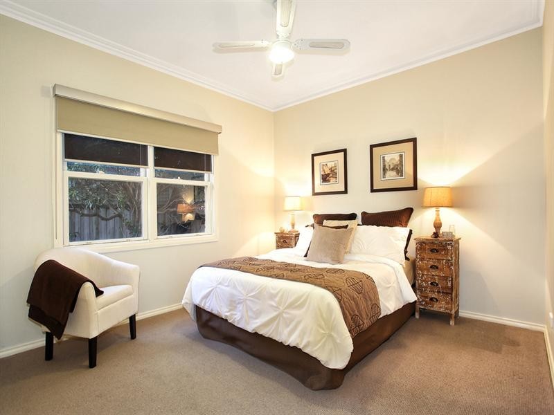 2/18 Calembeena Avenue, Hughesdale VIC 3166