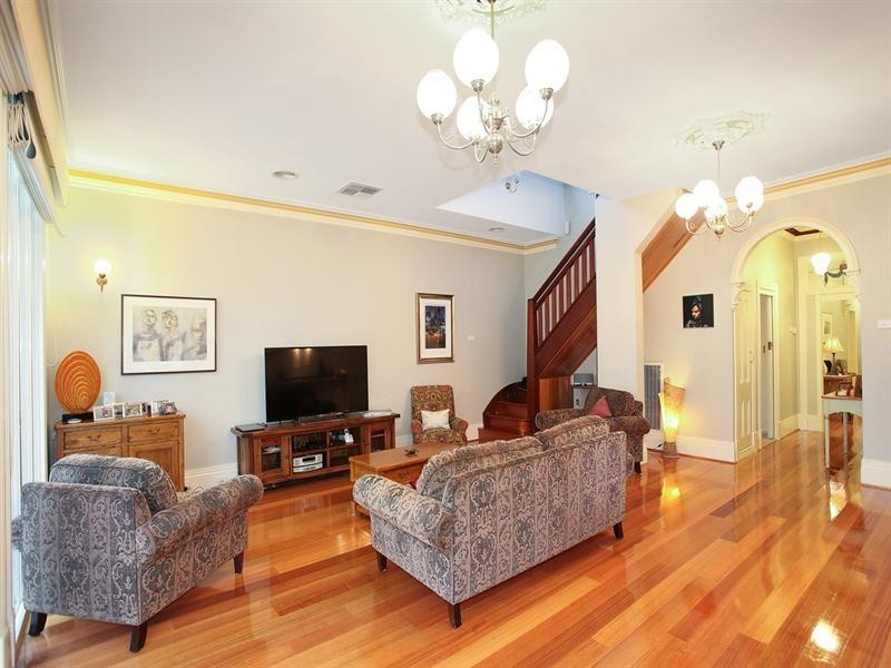 22 Darling Street, Hughesdale VIC 3166
