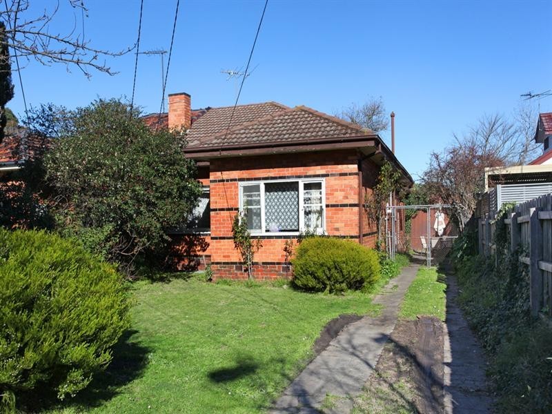 126 Kangaroo Road, Hughesdale VIC 3166