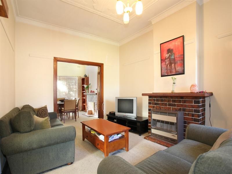 126 Kangaroo Road, Hughesdale VIC 3166