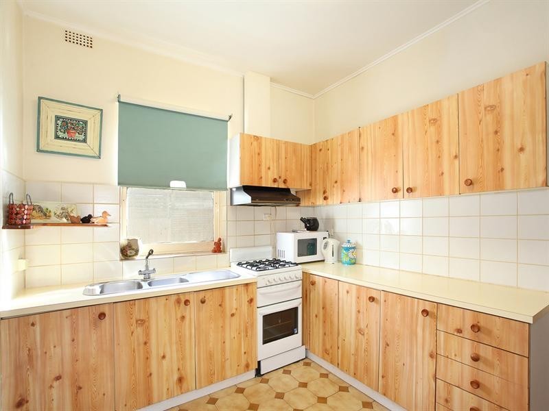 126 Kangaroo Road, Hughesdale VIC 3166