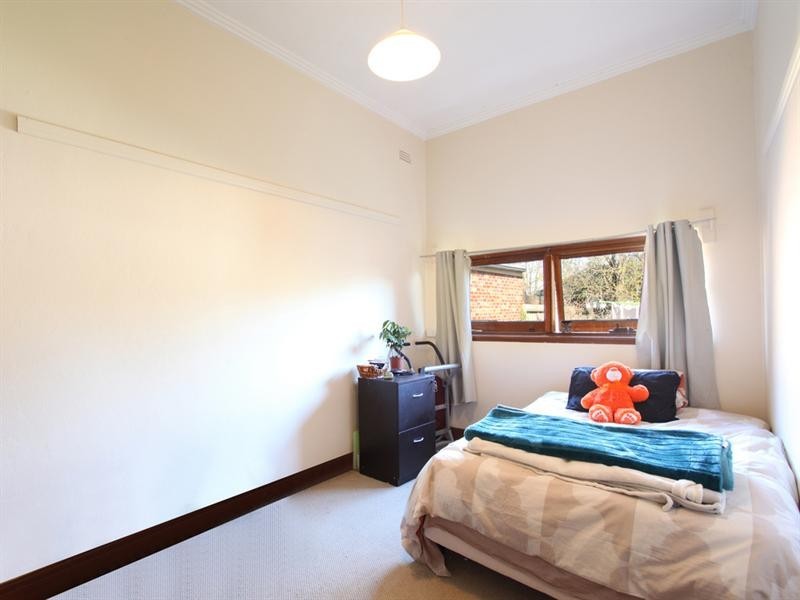 126 Kangaroo Road, Hughesdale VIC 3166