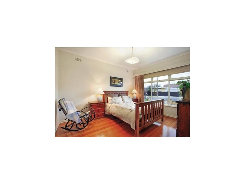 3 Parton Court, Carnegie VIC 3163