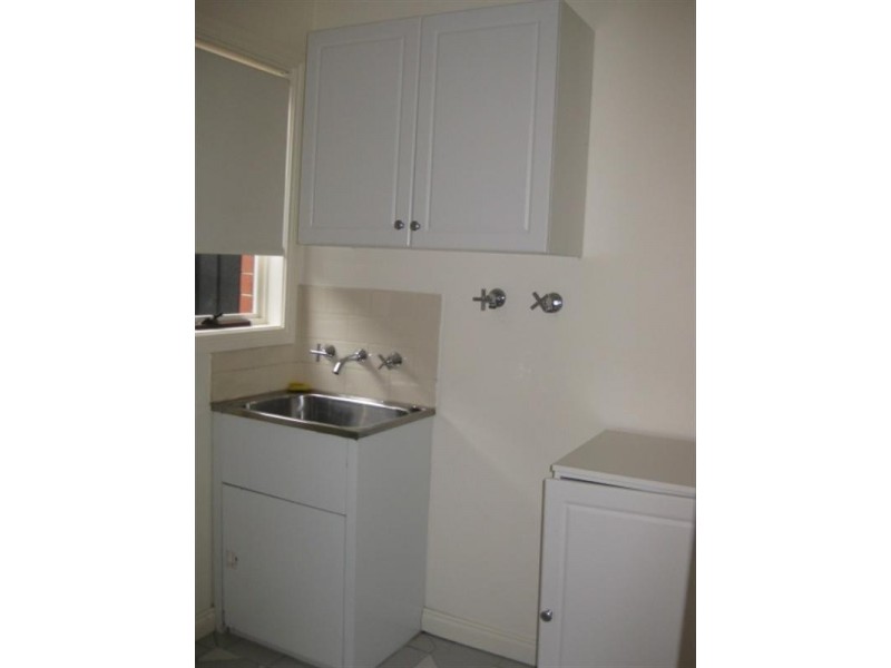 2A Walden Grove, Carnegie VIC 3163