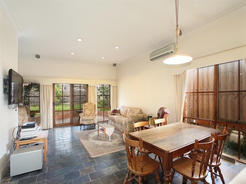 2 Lindsay Avenue, Murrumbeena VIC 3163