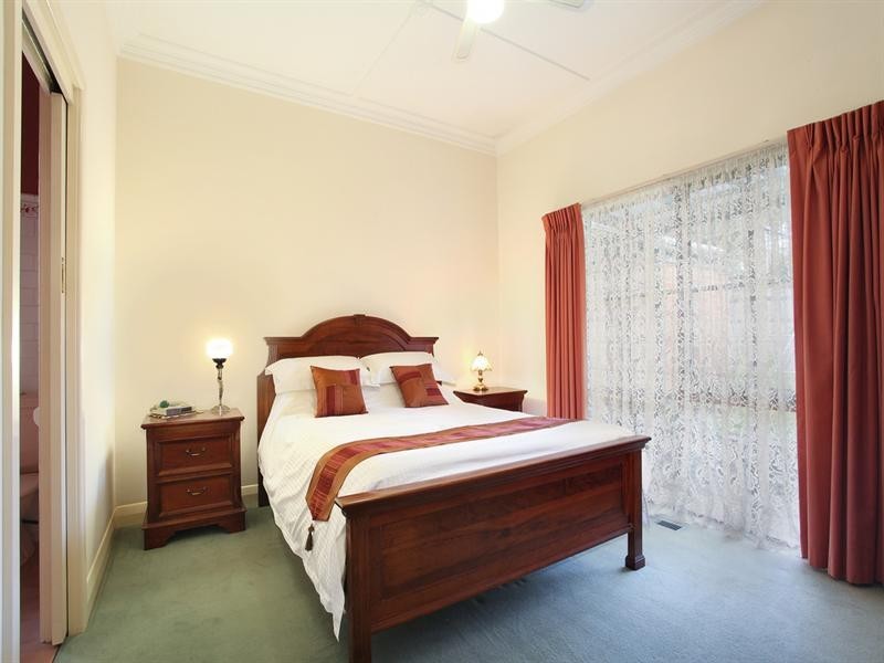 2 Lindsay Avenue, Murrumbeena VIC 3163