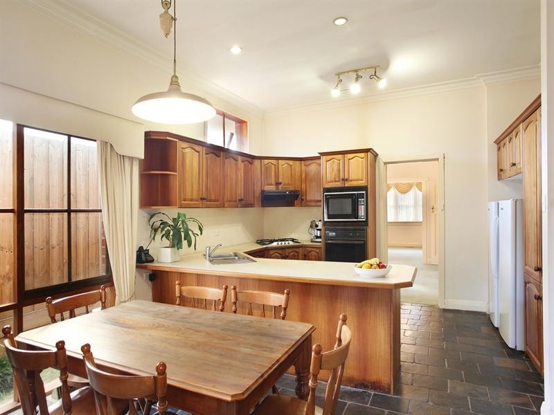 2 Lindsay Avenue, Murrumbeena VIC 3163