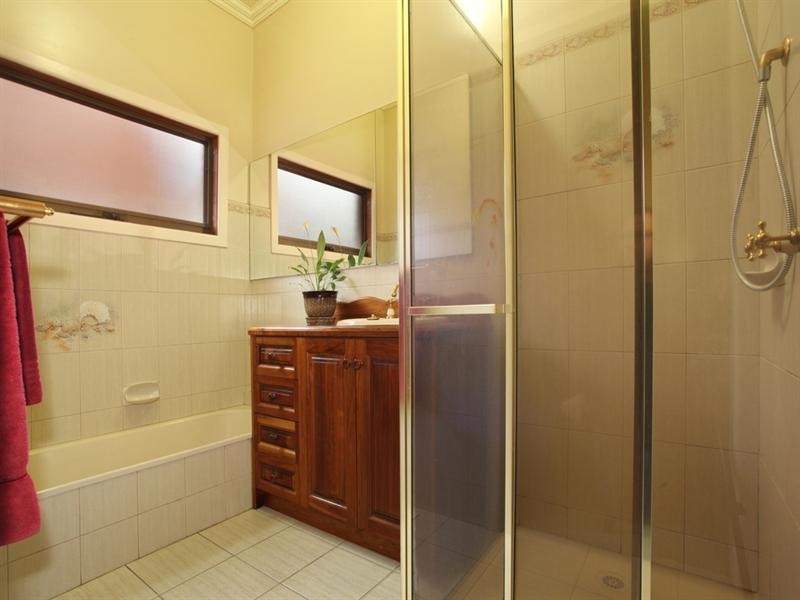 2 Lindsay Avenue, Murrumbeena VIC 3163