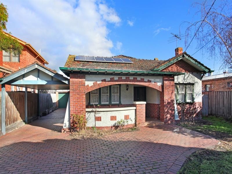 2 Lindsay Avenue, Murrumbeena VIC 3163