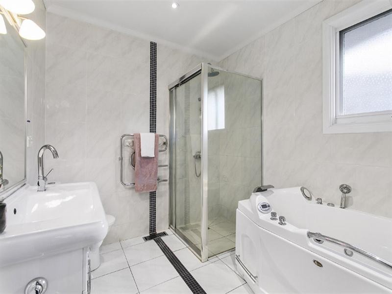 39 Mclaurin Road, Carnegie VIC 3163