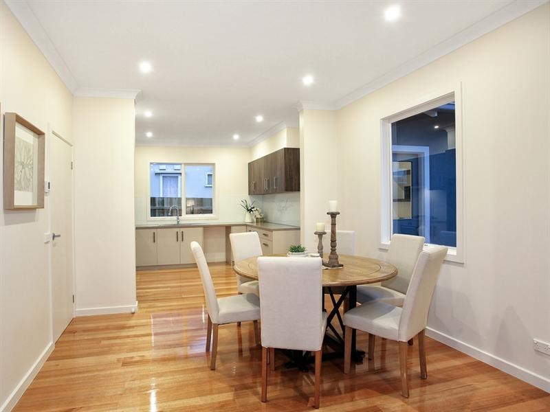 1/27 Simmonds Street, Hughesdale VIC 3166