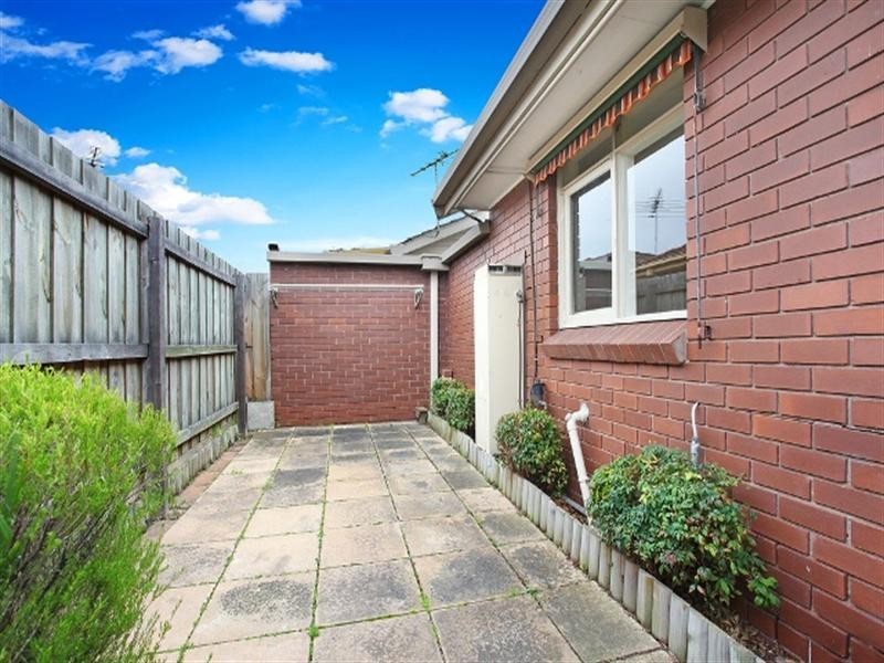 6/300 Koornang Road, Carnegie VIC 3163