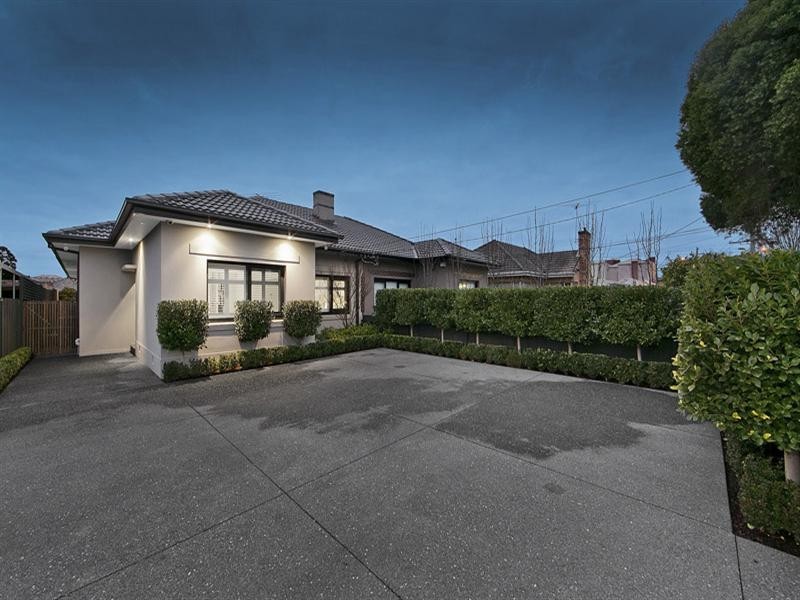 61 Kangaroo Road, Murrumbeena VIC 3163