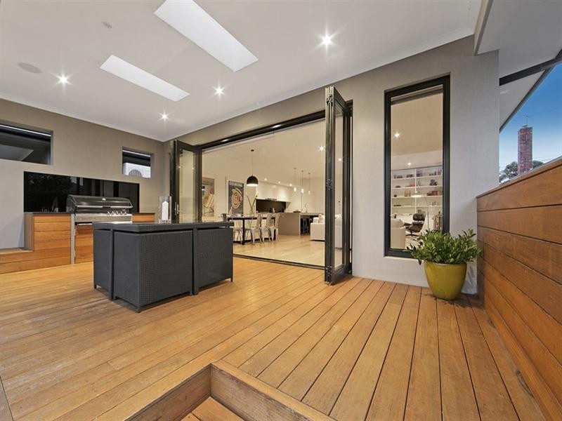 61 Kangaroo Road, Murrumbeena VIC 3163