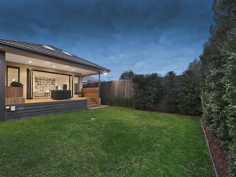 61 Kangaroo Road, Murrumbeena VIC 3163