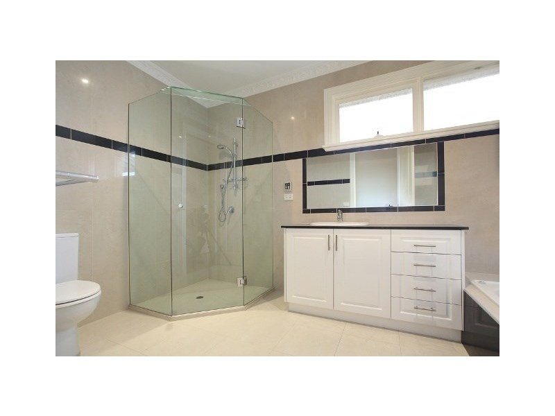 7 Tara Grove, Carnegie VIC 3163
