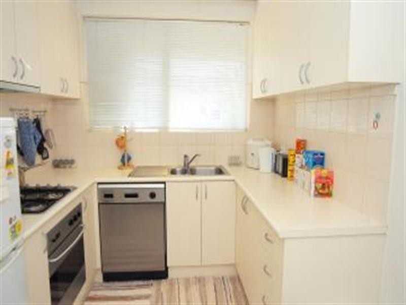 6/10 Kokaribb Road, Carnegie VIC 3163