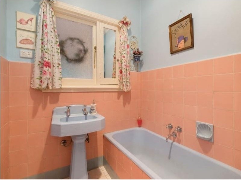 74 Ferntree Gully Road, Oakleigh East VIC 3166