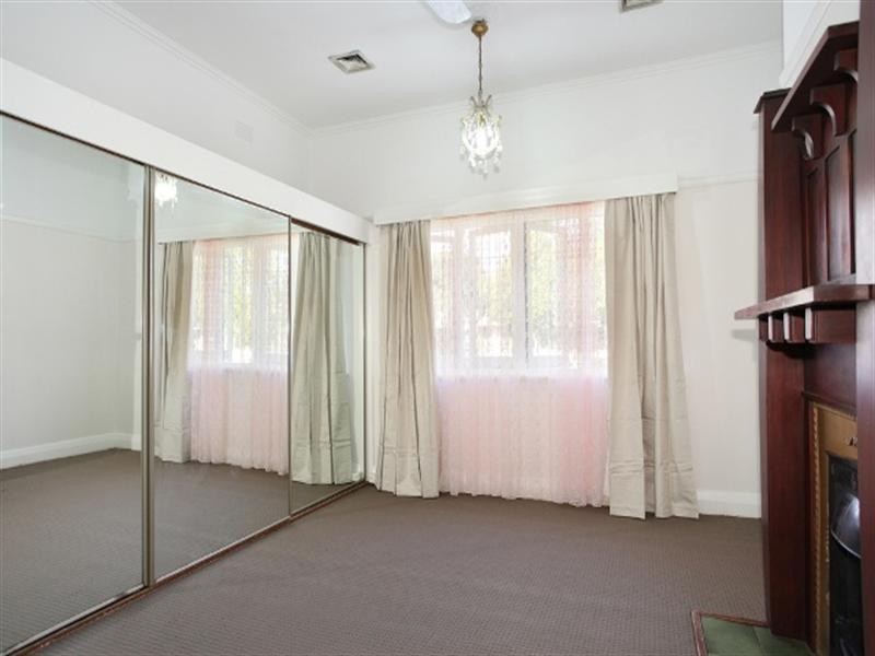 5 Lloyds Avenue, Caulfield East VIC 3145