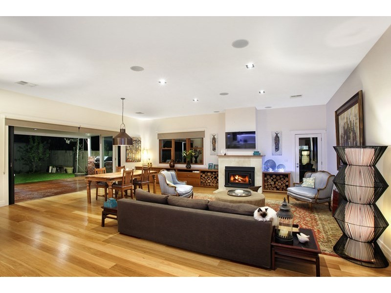 13 Darling Street, Hughesdale VIC 3166