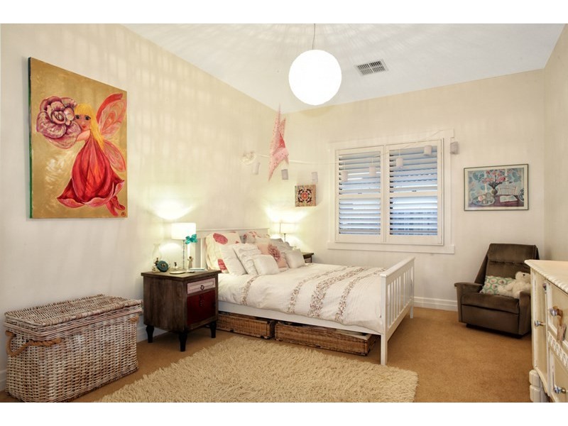 13 Darling Street, Hughesdale VIC 3166