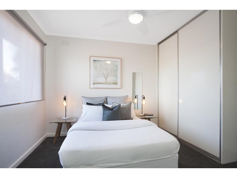 14/2 Maroona Road, Carnegie VIC 3163