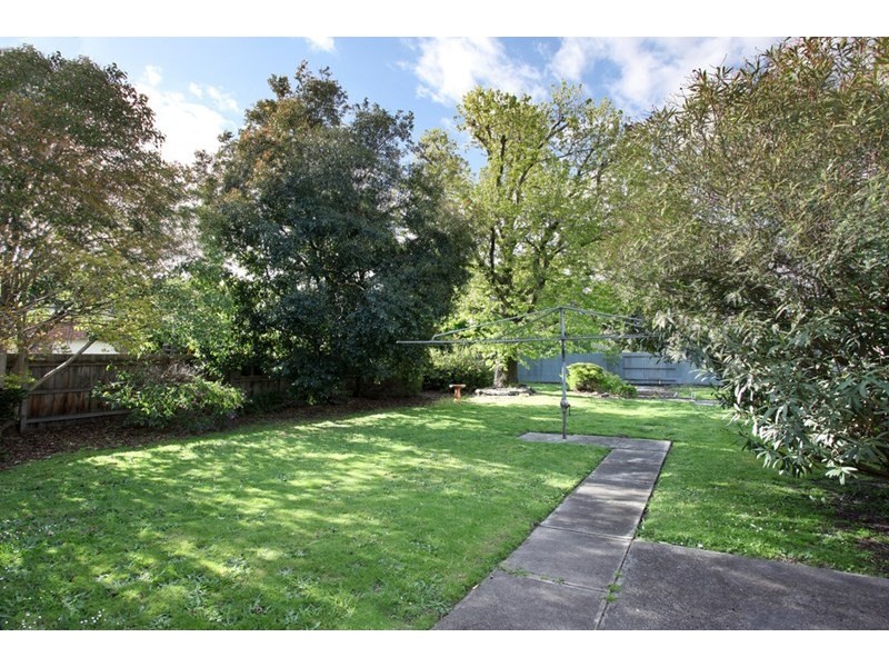 33 Moorookyle Avenue, Hughesdale VIC 3166