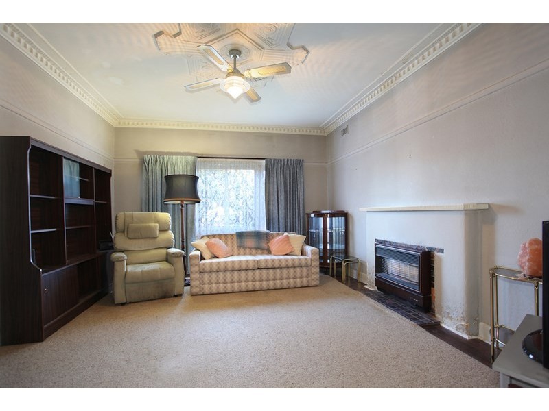 33 Moorookyle Avenue, Hughesdale VIC 3166