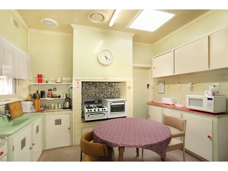 33 Moorookyle Avenue, Hughesdale VIC 3166