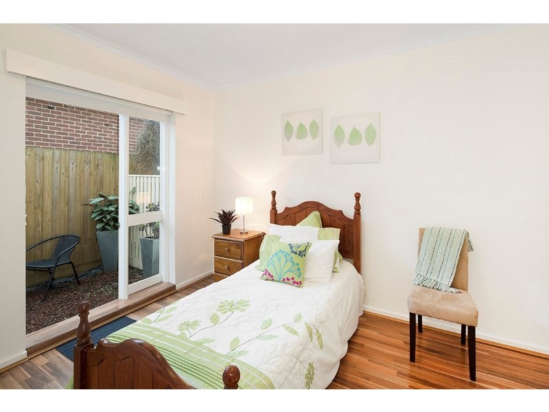 2/22 Kokaribb Road, Carnegie VIC 3163