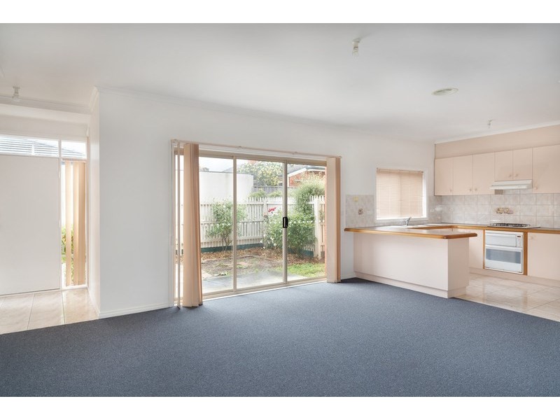 2/35 Golf Road, Oakleigh VIC 3166