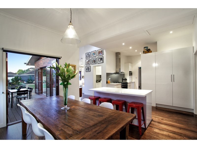 77 Kangaroo Road, Hughesdale VIC 3166