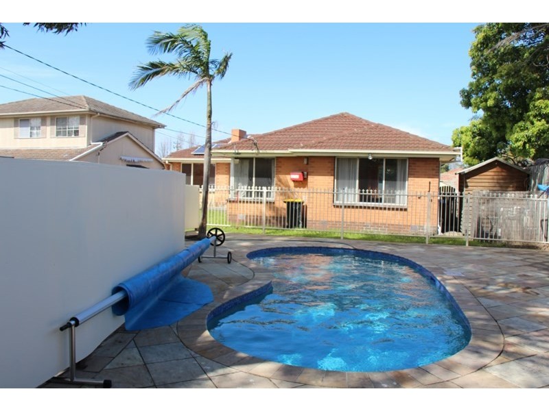 2 Cronin Court, Cheltenham VIC 3192